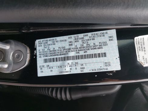 Used 2022 Ford Escape SE w/ SE Sport Appearance Package FWD image 41