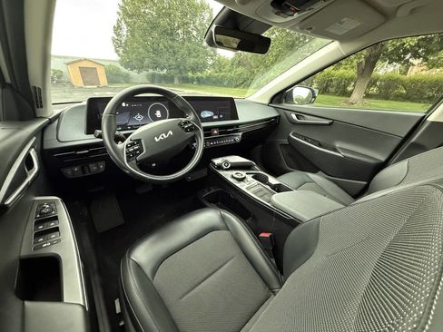 Used 2022 Kia EV6 Light RWD image 9