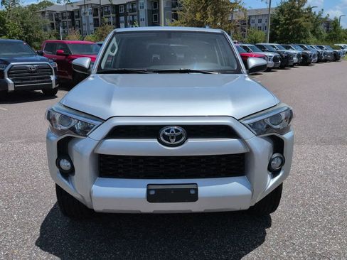 Used 2019 Toyota 4Runner SR5 AWD/4WD image 9