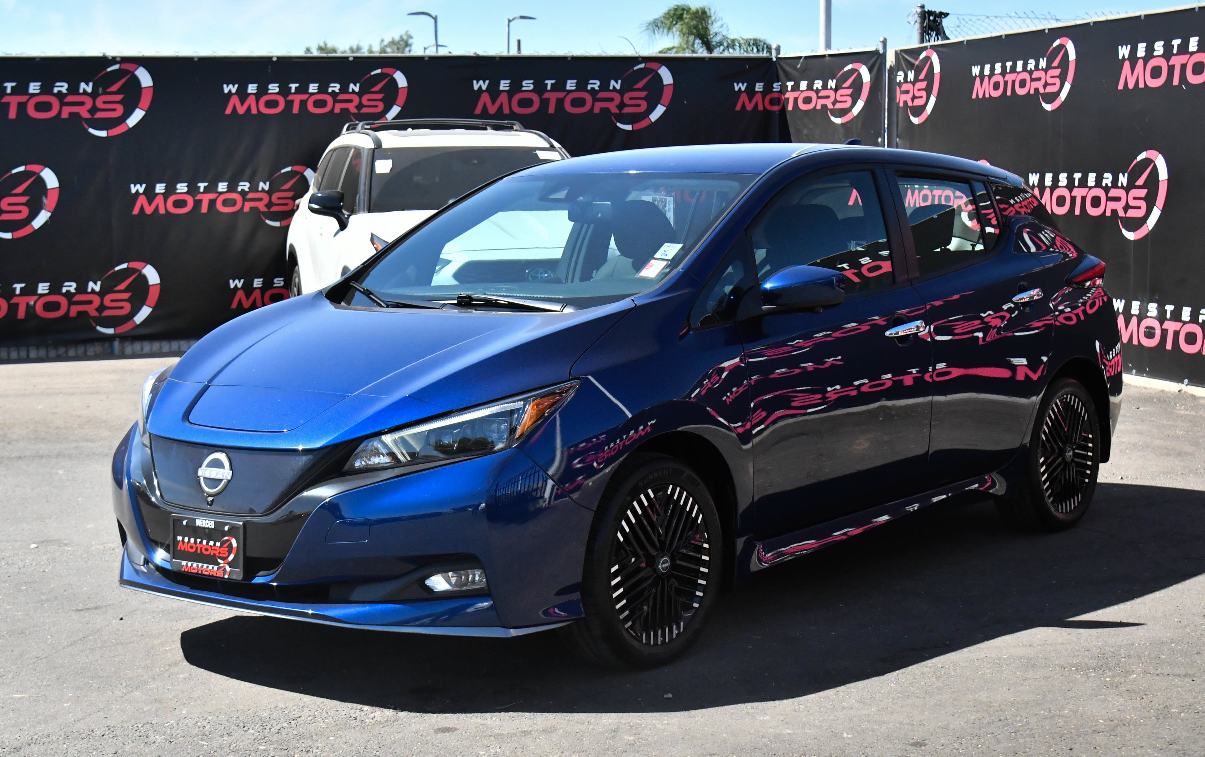 Used 2025 Nissan Leaf SV Plus FWD image 3