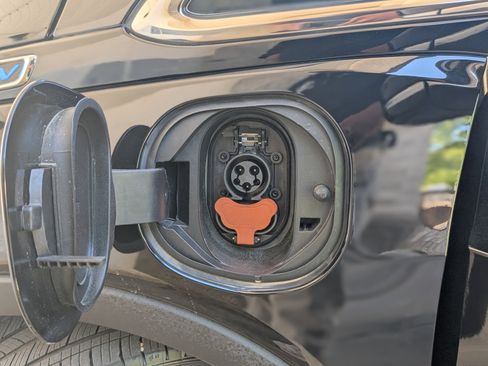 Used 2020 Chevrolet Bolt LT image 36