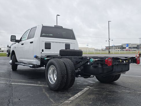 New 2025 RAM 3500 Tradesman w/ Chrome Appearance Group RWD image 18