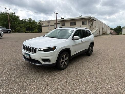 Used 2019 Jeep Cherokee Limited AWD/4WD image 3