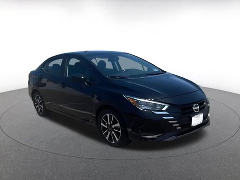 Used 2025 Nissan Versa SV FWD image 2