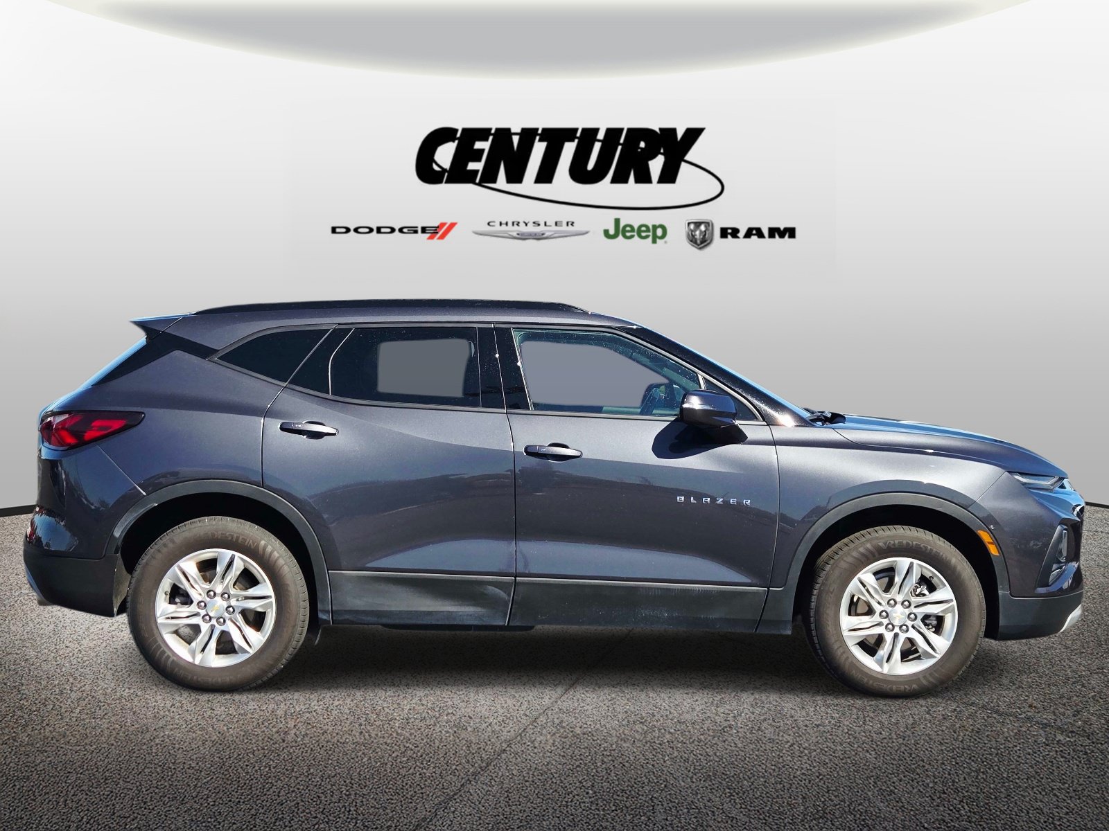 Used 2022 Chevrolet Blazer LT AWD/4WD image 2