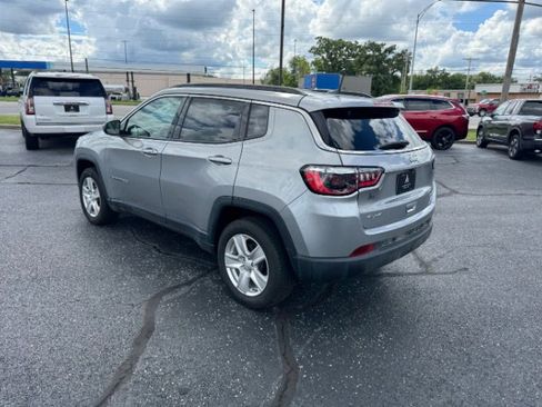 Used 2022 Jeep Compass Latitude AWD/4WD image 5