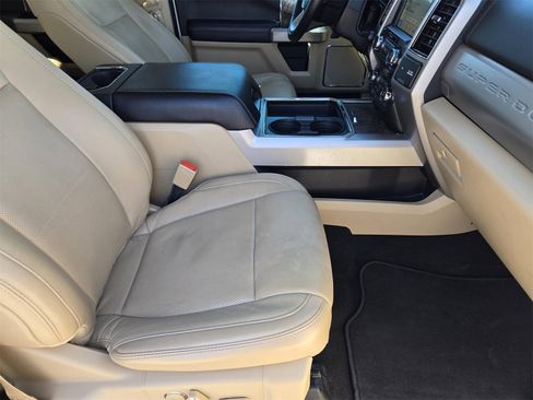 Used 2019 Ford F250 Lariat w/ Lariat Ultimate Package image 12