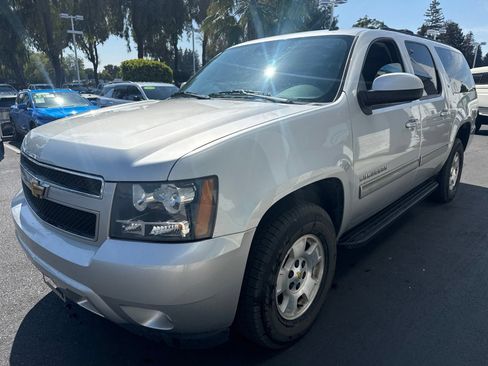 Used 2011 Chevrolet Suburban LT AWD/4WD image 4