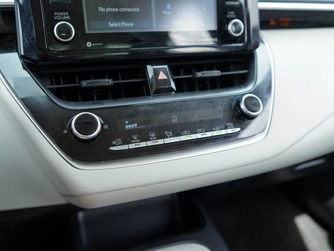 Used 2022 Toyota Corolla L image 21