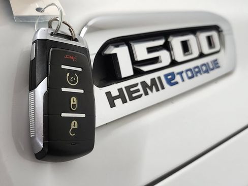 Used 2022 RAM 1500 Big Horn AWD/4WD image 42