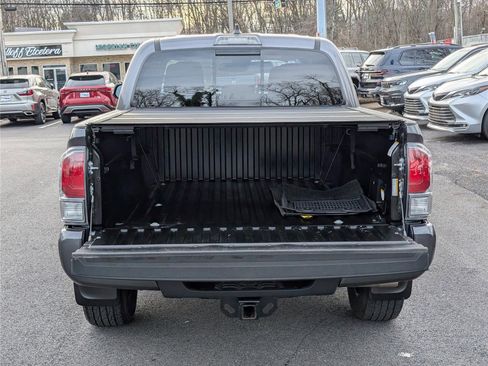 Used 2022 Toyota Tacoma SR image 13