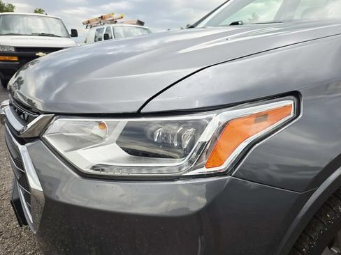 Used 2019 Chevrolet Traverse Premier w/ Driver Confidence II Package FWD image 6