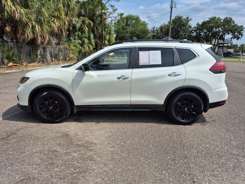 Used 2018 Nissan Rogue SV w/ Premium Package FWD image 5