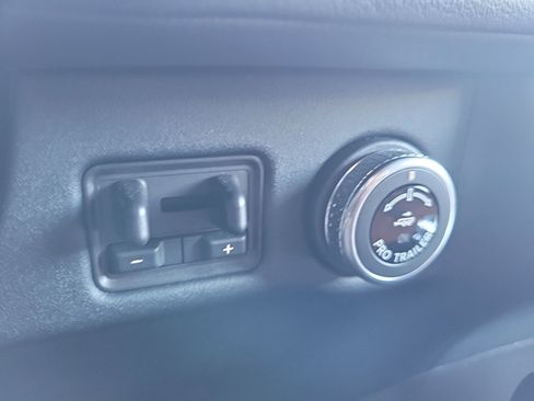 Used 2025 Lincoln Navigator Black Label image 36