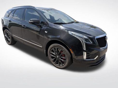 Used 2024 Cadillac XT5 Sportv w/ Technology Package AWD/4WD image 2