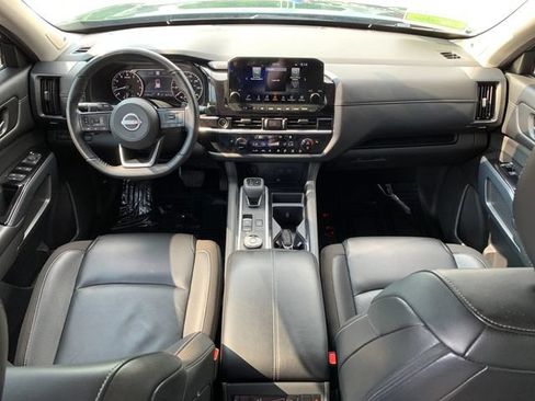 Used 2024 Nissan Pathfinder SL w/ SL Premium Package AWD/4WD image 15