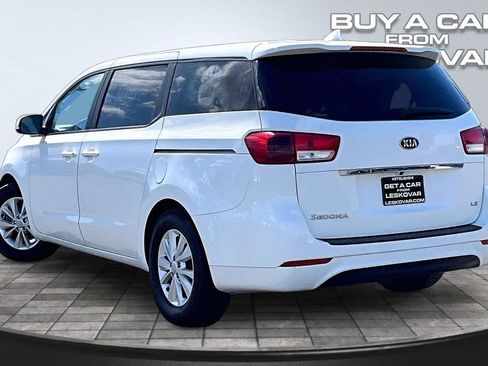 Used 2017 Kia Sedona LX FWD image 2
