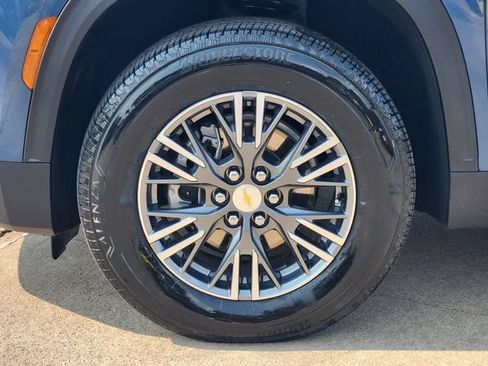 Certified 2026 Chevrolet Traverse LT AWD/4WD image 10