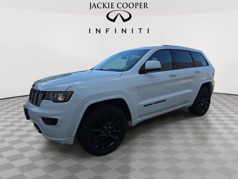 Used 2020 Jeep Grand Cherokee Altitude AWD/4WD image 1