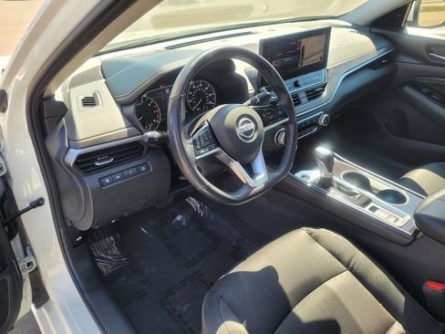 Used 2023 Nissan Altima 2.5 SV w/ SV Premium Package AWD/4WD image 16