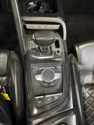 Used 2017 Audi R8 V10 w/ Carbon Exterior Package AWD/4WD image 23