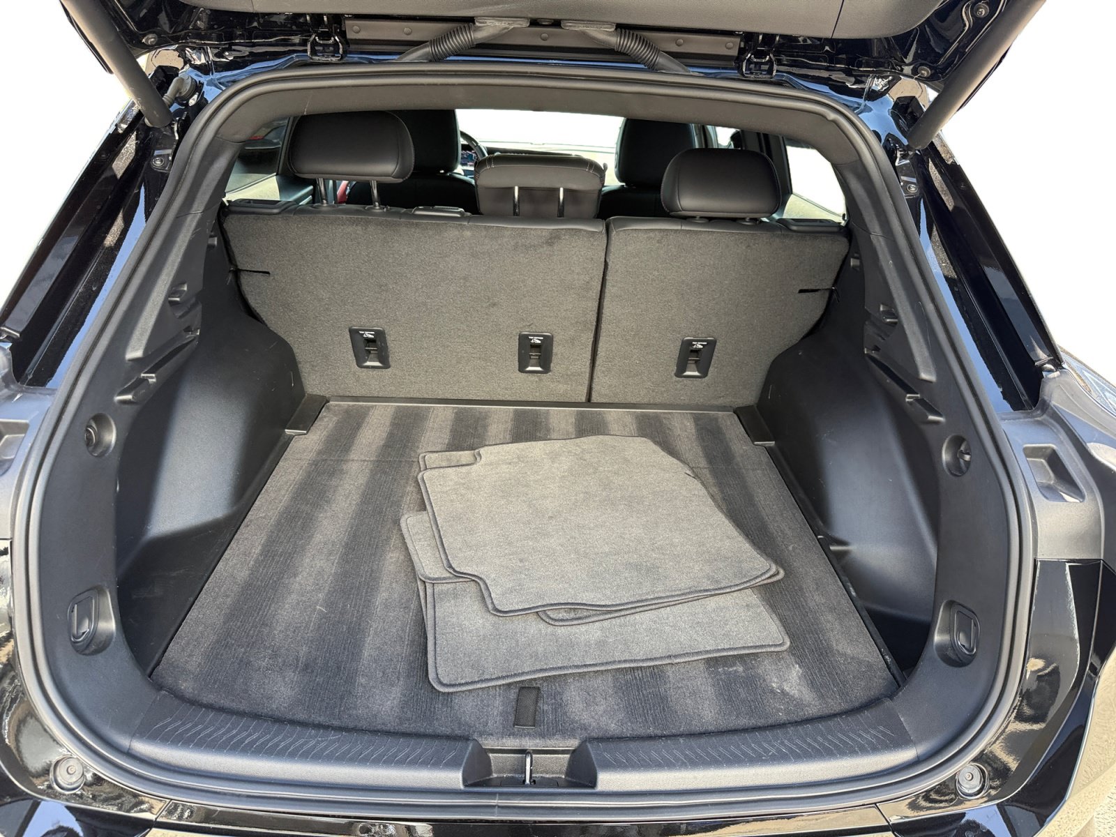 Used 2024 Chevrolet Equinox EV RS FWD image 17