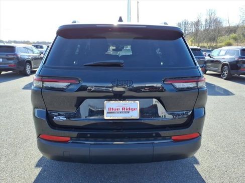 Used 2023 Jeep Grand Cherokee L Limited w/ Black Appearance Package image 7