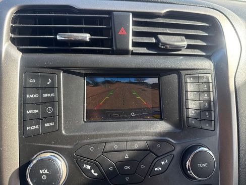 Used 2018 Ford Fusion SE image 20