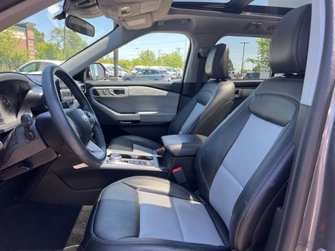 Used 2023 Ford Explorer XLT w/ Equipment Group 202A AWD/4WD image 22