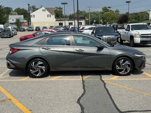 Used 2024 Hyundai Elantra Limited FWD image 7