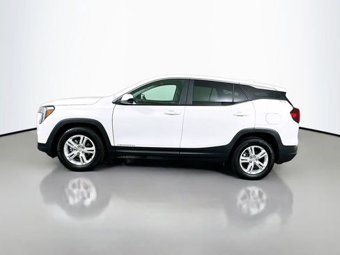 Used 2024 GMC Terrain SLE image 8