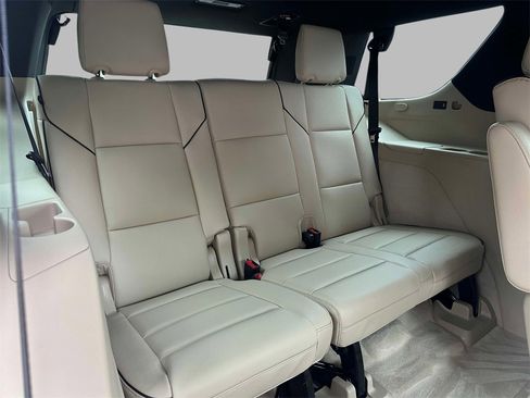 Used 2024 Cadillac Escalade Premium Luxury image 19
