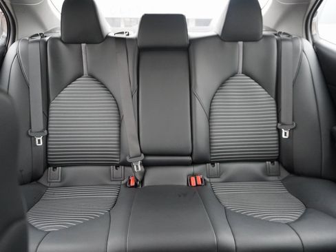 Used 2023 Toyota Camry SE image 25