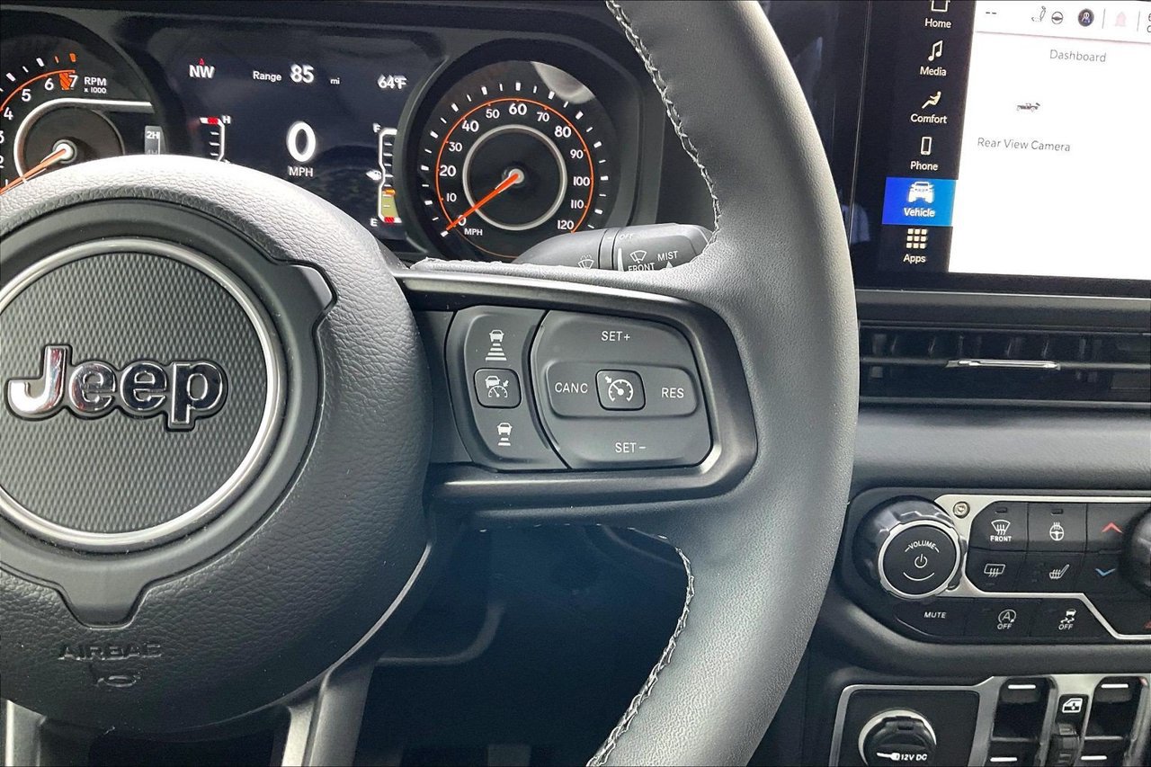 Certified 2025 Jeep Gladiator Mojave w/ Convenience Group AWD/4WD image 29