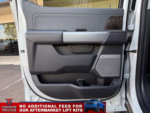 Used 2025 Ford F350 Lariat w/ Black Appearance Package image 22