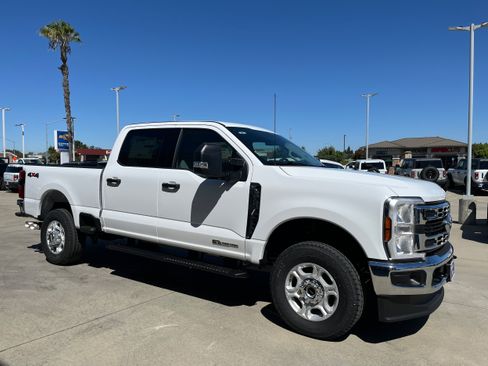 New 2026 Ford F350 XLT w/ 360-Degree Camera Package AWD/4WD image 2