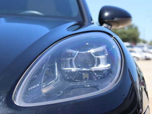 Used 2020 Porsche Macan image 6