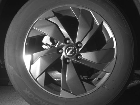 Used 2025 Nissan Rogue SV AWD/4WD image 15