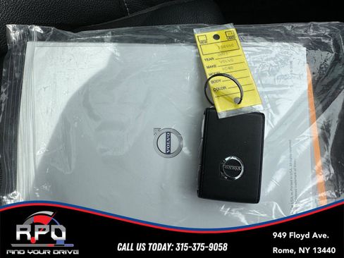 Used 2021 Volvo XC40 T5 Inscription w/ Advanced Package image 35