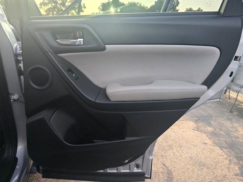 Used 2016 Subaru Forester 2.5i Limited image 26