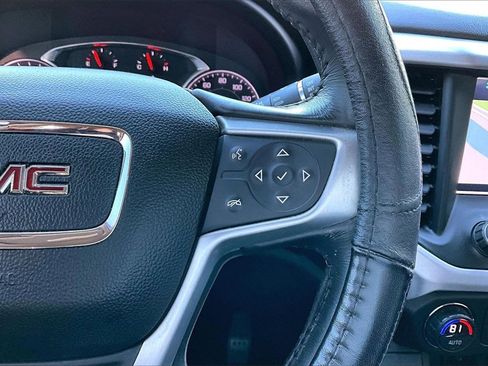 Used 2019 GMC Acadia SLT image 12