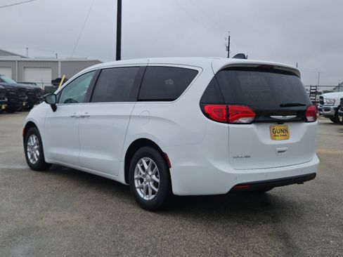 New 2026 Chrysler Voyager LX image 5