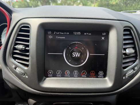 Used 2019 Jeep Compass Trailhawk AWD/4WD image 38