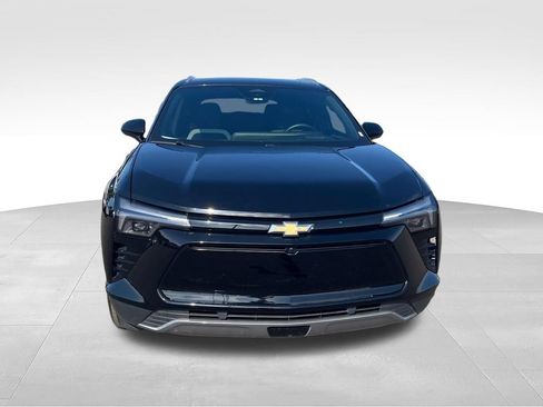 Used 2024 Chevrolet Blazer EV LT AWD/4WD image 8