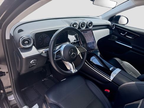 Used 2023 Mercedes-Benz GLC 300 4MATIC w/ Exclusive Trim Package image 9