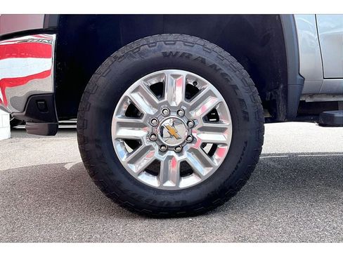 Used 2025 Chevrolet Silverado 3500 LTZ AWD/4WD image 9