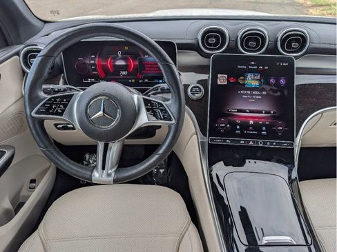 Used 2024 Mercedes-Benz GLC 300 4MATIC image 22
