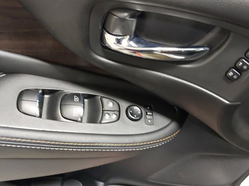 Used 2023 Nissan Murano Platinum w/ Cargo Package image 25