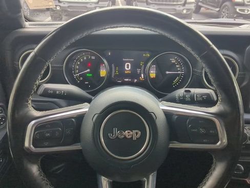 Used 2022 Jeep Wrangler Unlimited Sahara w/ Cold Weather Group AWD/4WD image 30