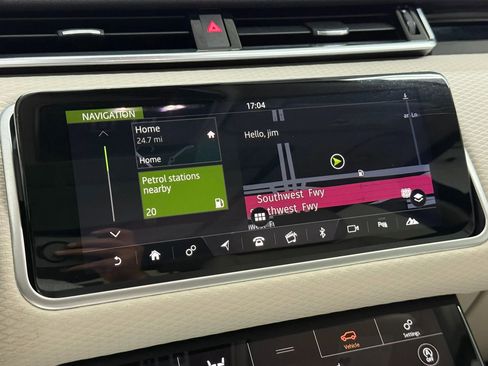 Used 2018 Land Rover Range Rover Velar R-Dynamic SE image 40